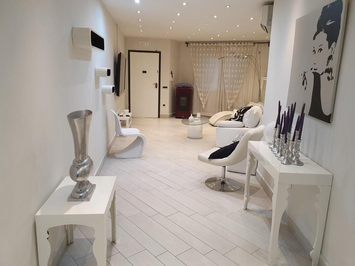 Casa Vacanza Pozzuoli Apartment ภายนอก รูปภาพ