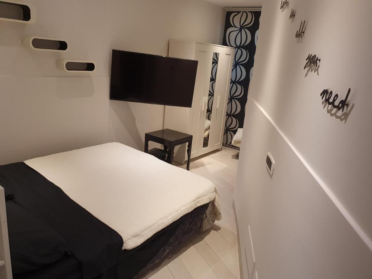 Casa Vacanza Pozzuoli Apartment ภายนอก รูปภาพ
