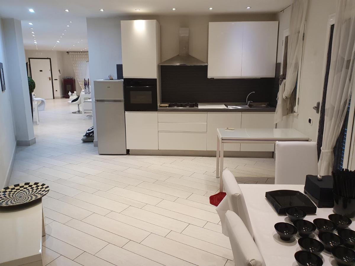 Casa Vacanza Pozzuoli Apartment ภายนอก รูปภาพ