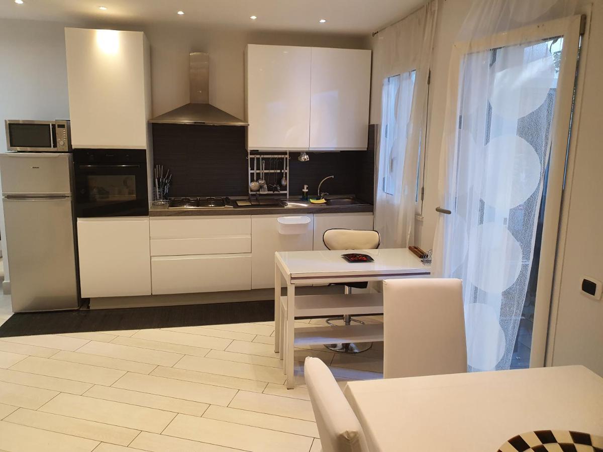 Casa Vacanza Pozzuoli Apartment ภายนอก รูปภาพ