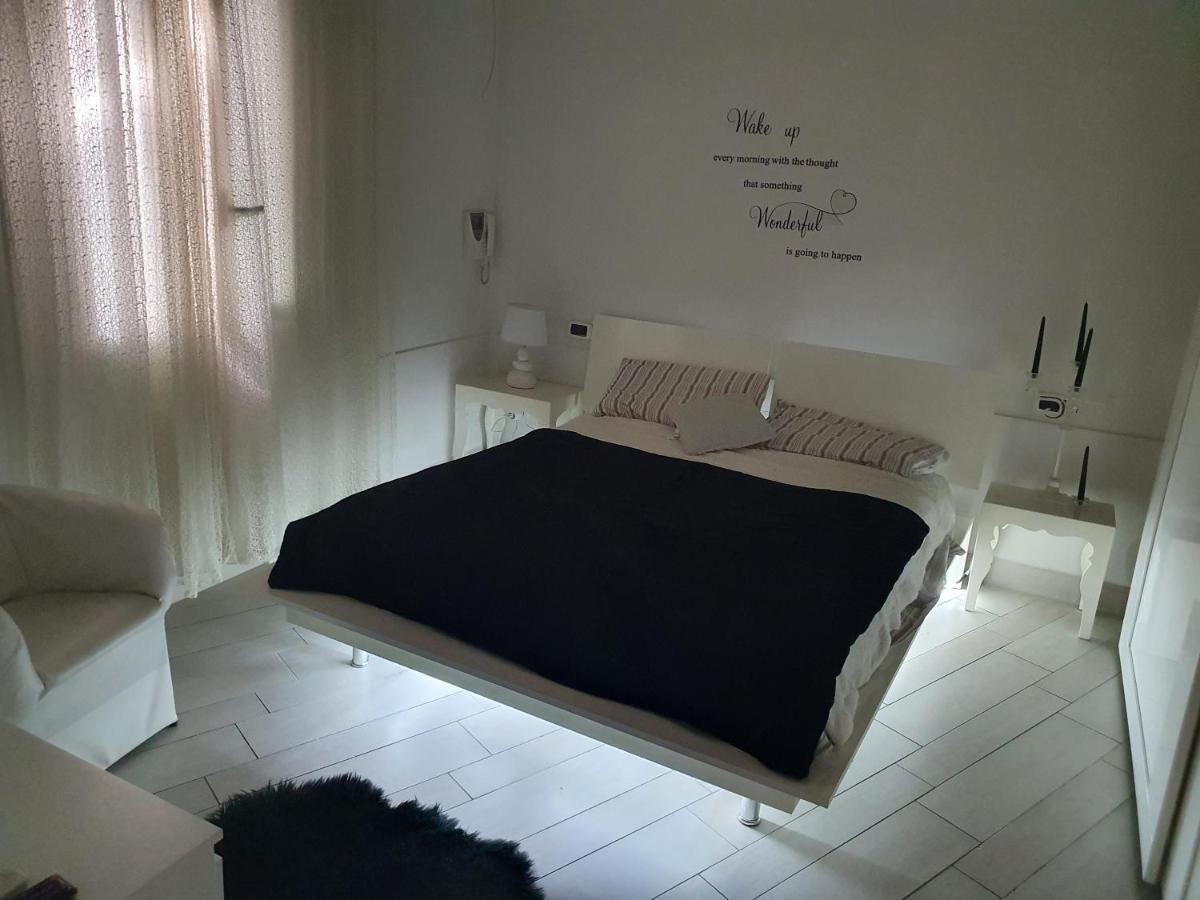 Casa Vacanza Pozzuoli Apartment ภายนอก รูปภาพ